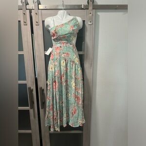 Hello Molly brand new beautiful maxi dress. NWT